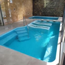 Townhouse with jacuzzi, sauna, beach and barbeque