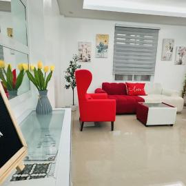CazaTara - Modern Villa with Pool in Alaminos, hotel in Alaminos