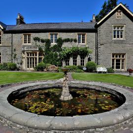 Llangattock Park House, hotel in Crickhowell