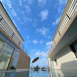 Luxurious 4 Bedroom villa with magnificent views