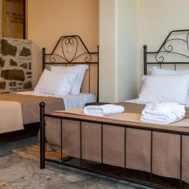 1924 Studios 4, Hotel in Áyios Pétros