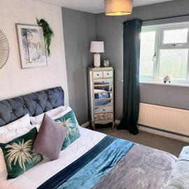Ashford Blissful Retreat Modern 3-Bed House