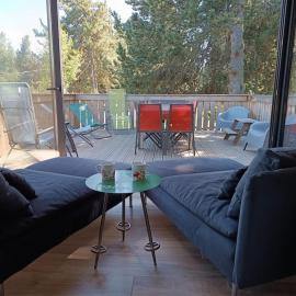 Joli chalet 12 personnes, jacuzzi, terrasse, babyfoot
