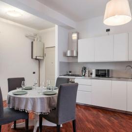 HOST4U - MENOTTI Apartment in Brescia City with Parking