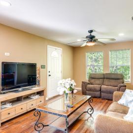 Kayak, Fish & Golf - Charming Victoria Home!