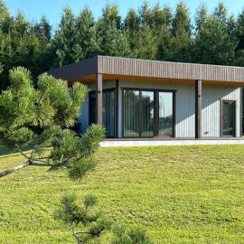 Five Pine Resort, hotel en Darbėnai