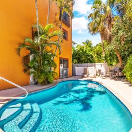 Siesta Key Village, Heated Pool, Beach Access 4 min Walk, 1bdr
