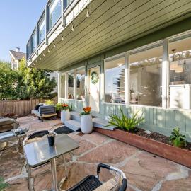 Luxury Spa Retreat Guest House with Ocean View، فندق في Moss Beach