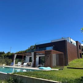 Chalet en la playa con vistas、ニグランのホテル