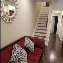 Beautiful New 4 Bedroom 3 Bath Family Home Or 1 BR Apt Nr Howard U Downtown NW DC, hotel in Washington, D.C.
