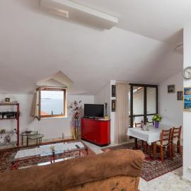 Apartments Kisic - Two-Bedroom Apartment with Balcony and Sea View potkrovlje