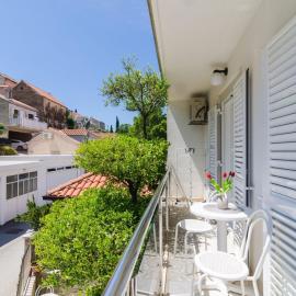Apartments & Rooms Bari i -Standard One Bedroom Apartment with Balcony and Garden View APT-3