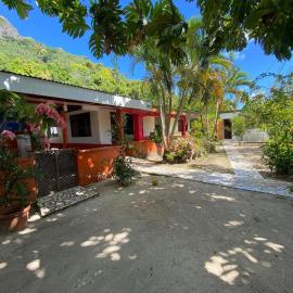 Maupiti Pension Taputea, hotelli kohteessa Te-Fare-Arii