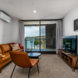 Luxurious 2BR Escape with Exceptional Amenities - Hosted by Canstay, hotel in Phillip