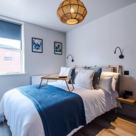 Elegant 2B Retreat City Centre with Secure Parking