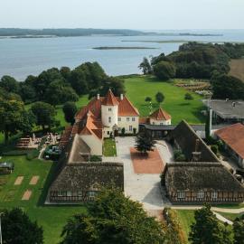 Viesnīca Gl. Avernæs Sinatur Hotel & Konference pilsētā Ebberup