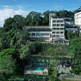 British County Resorts, hotell sihtkohas Anachal