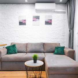 Feel Right at Home - Bright and Modern Apartment by Flat Mаnager, hotel in Sofia
