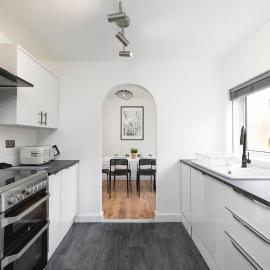 Amazing 3Bed 2Bath House with Garden, Parking, WiFi Near Stevenage Train Station