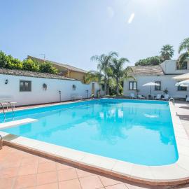 Stunning Home In Chiaramonte Gulfi
