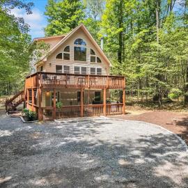 Chalet Lake, Movie Theater, Hot Tub, Arcade, hotel i Gouldsboro
