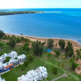 Villa Layka Beach House at Playas del Yunque, viešbutis mieste Rio Grandė