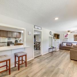 1 Mi to Somerville Lake: Home w/ Spacious Yard, hotel in Somerville