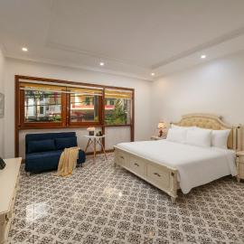 Luxe Paradise Suites Hotel Dich Vong Hau