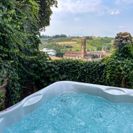 Ai Leoni Ruggenti - Giardino Segreto con Vista sul Monferrato, hotel Ottiglióban