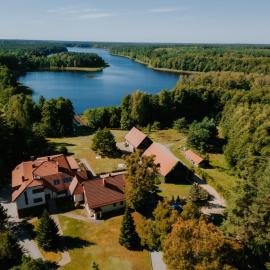 Kwatera w Leśniczówce Czarne, hotel u gradu Karszanek