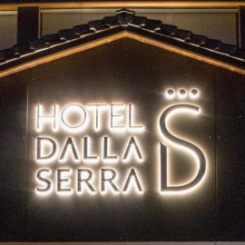 Hotel Dalla Serra, hotel a Mezzana