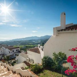 Luxury 2 Bedroom Apartment in San Juan de Capistrano, Nerja, hotel in Nerja