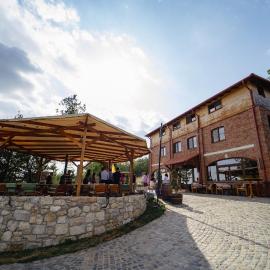 Crama de Piatra Winery Hotel & Conference Hall – hotel w mieście Valea scheilor