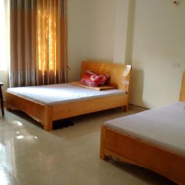 Nhà Nghỉ Hoàng Xuân, hotelli kohteessa Pho Mới