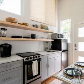 Charming, Cozy Tiny Gem with Hot Tub and Trail Access