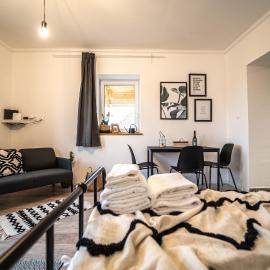 Csücsök Apartman - Franciska lak, מלון בSzanda