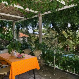 Apartments Maria Kolo ep- Studio Apartment with Terrace and Sea View, hotel u gradu Koločep