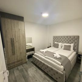 EA Apartments Sarajevo, Free Parking, Airport Area, Rooftop Terrace, hotel v destinaci Kamenjača