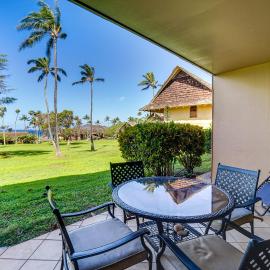 Walk to Beach: Ocean-View Maunaloa Studio, hotel din Maunaloa