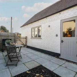 1 bed home in Eckington, hotel in Eckington
