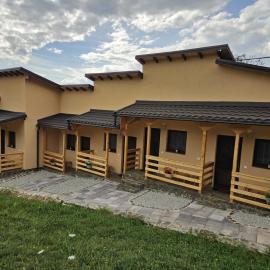 La Temelie, Hotel in Pietreni