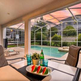 House near Disney w private pool & water park, hotel in Davenport