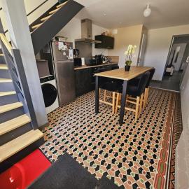 Gîte de 2 chambres - Ancenis A11 - Logis du Château Rouge, hotel em Mésanger