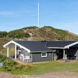 3 Bedroom Awesome Home In Fanø, hotel in Fanø