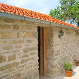 Stone House Harmony - One Bedroom Apartment with Patio and Garden View 1