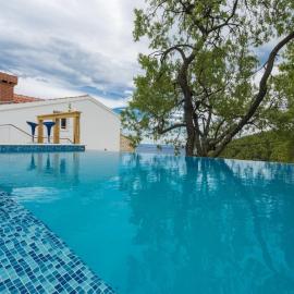 Villa Dundo Pero - Four Bedroom Villa with Swimming Pool and Sea View