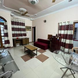 Nivas in Lucknow, מלון בGomti Nagar