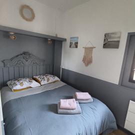 Logement pour 2 personnes proche Bordeaux، فندق في Le Haillan