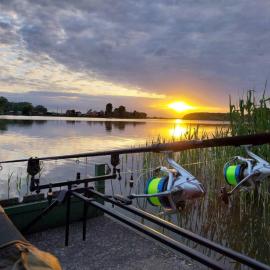 Stéghouse Kis-Duna – hotel w mieście Dömsöd