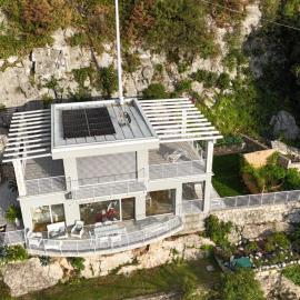 Villa Gabizza villa singola con jacuzzi privata, khách sạn ở Malcesine